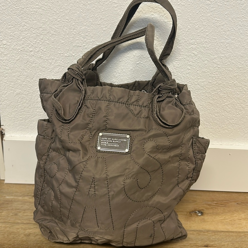 Marc by Marc Jacobs beige shoulder bag with black printed interior
